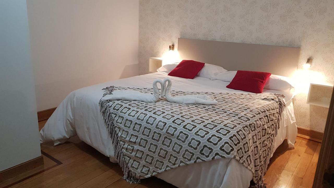 Apartamentos Shalom Ribadeo Dış mekan fotoğraf